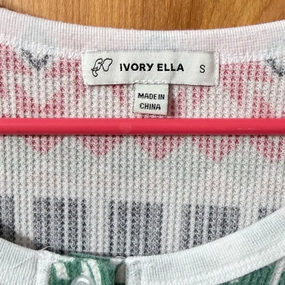 Ivory Ella Christmas Thermal Henley - Picture 3 of 4